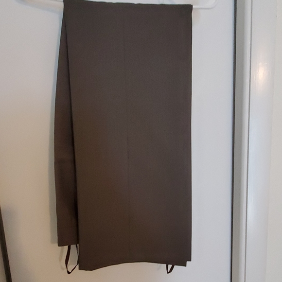 Women's Suit - Picture 3 of 3